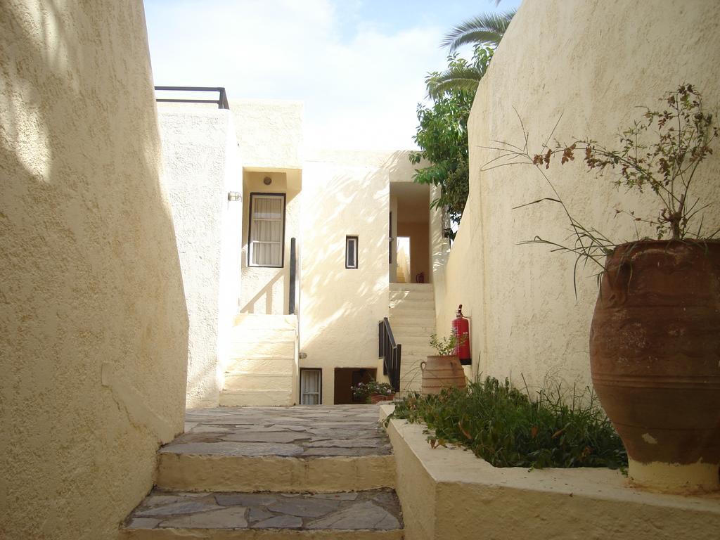 Sundance Apartments & Suites Hersonissos  Eksteriør billede