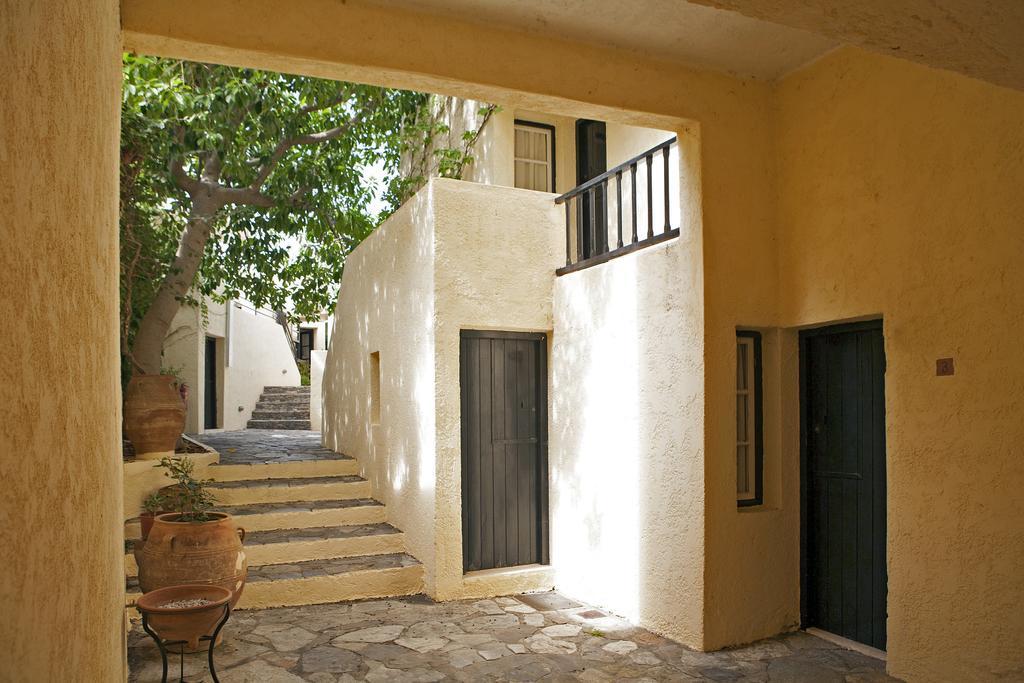 Sundance Apartments & Suites Hersonissos  Eksteriør billede